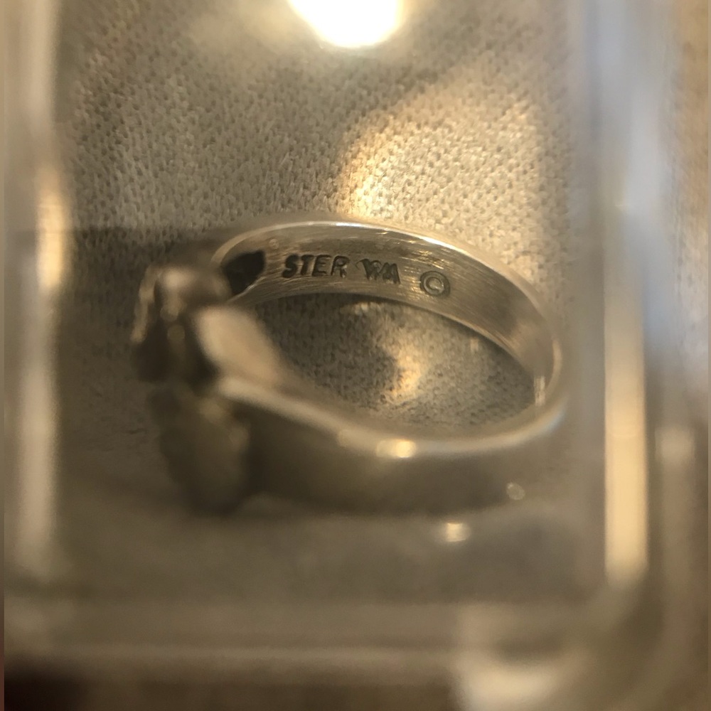 Sterling Silver Leaf Ring - Picture 4 of 5